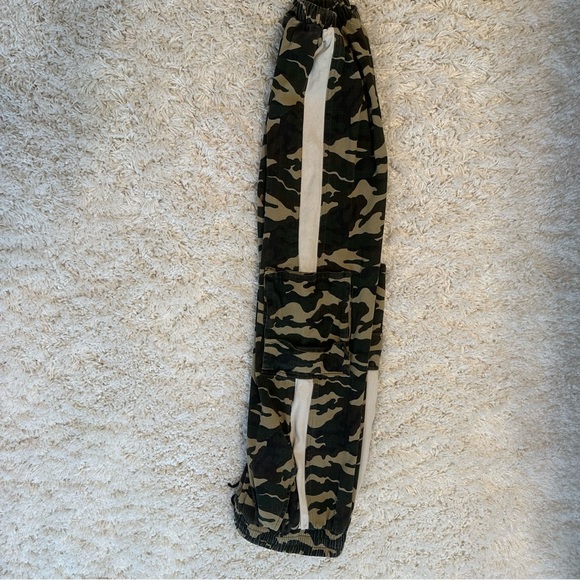 Camo Cargo Pants (Jogger) - Picture 3 of 3